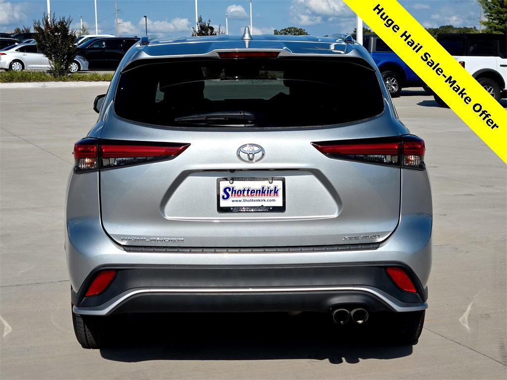 used 2022 Toyota Highlander car, priced at $32,850