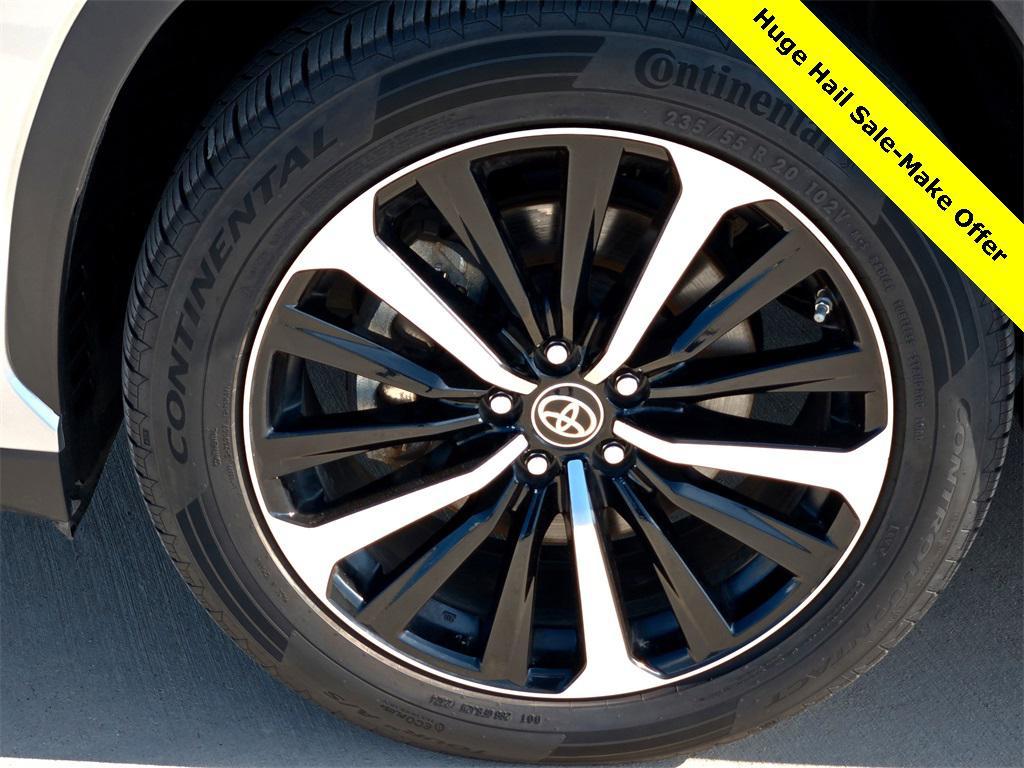 used 2022 Toyota Highlander car, priced at $32,850