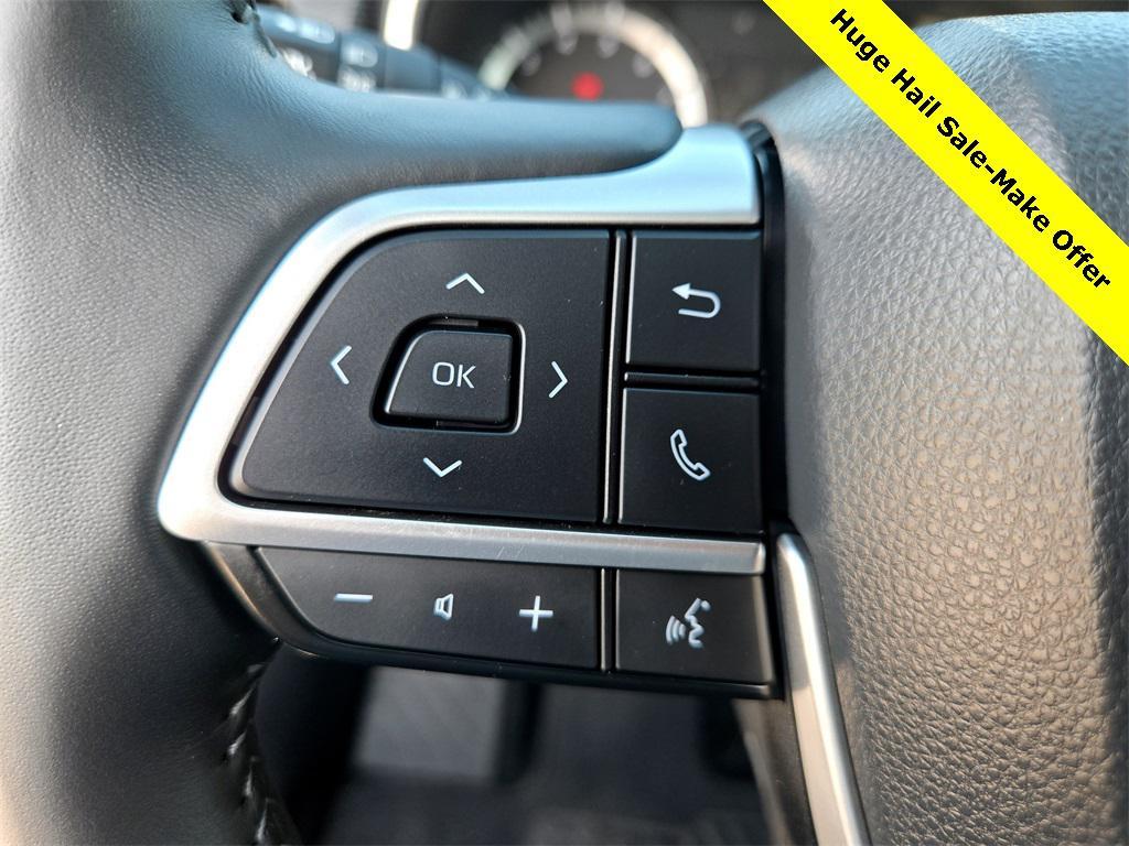 used 2022 Toyota Highlander car, priced at $32,850