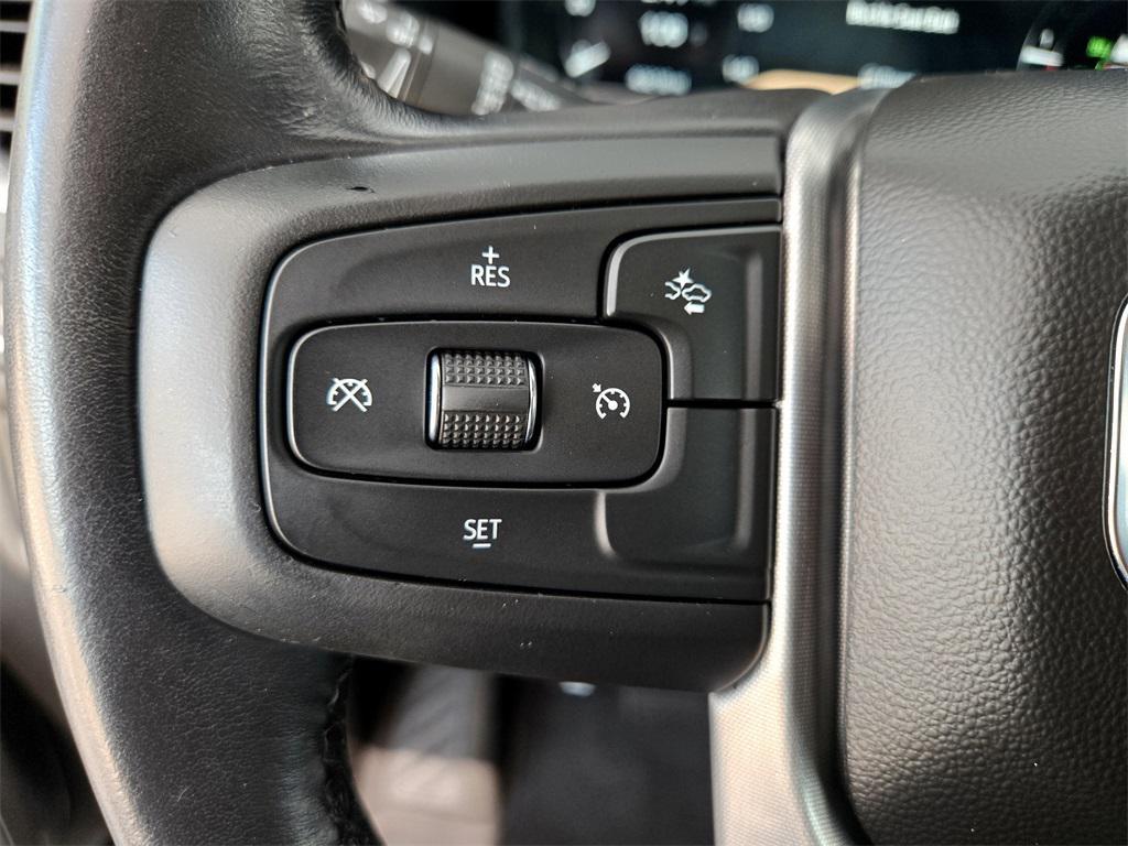 used 2023 GMC Yukon car, priced at $50,946