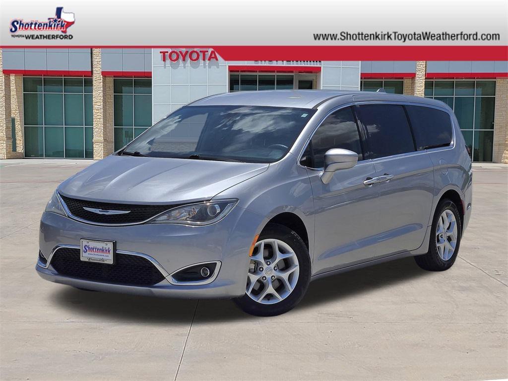 used 2018 Chrysler Pacifica car, priced at $11,965