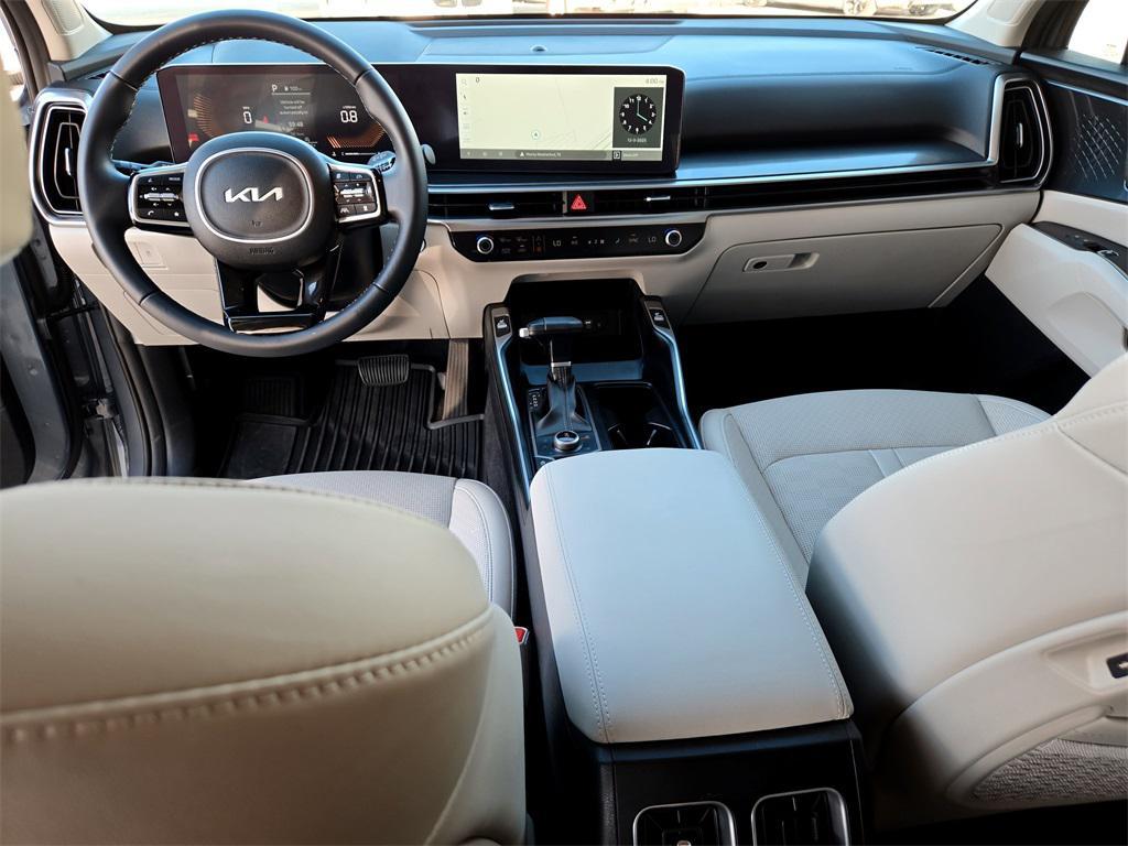 used 2025 Kia Sorento car, priced at $33,739