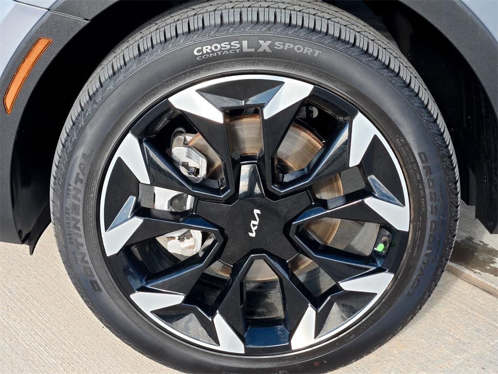 used 2025 Kia Sorento car, priced at $33,739