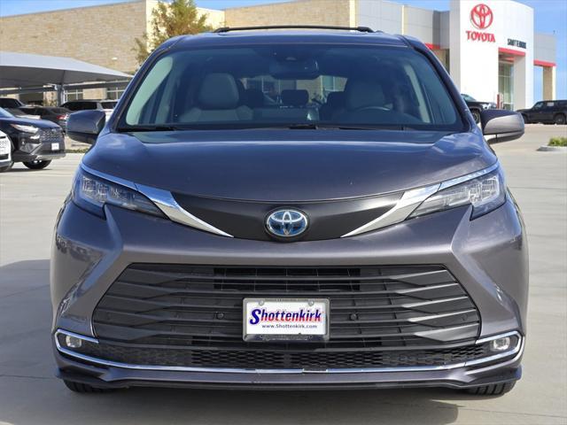 used 2022 Toyota Sienna car, priced at $32,894