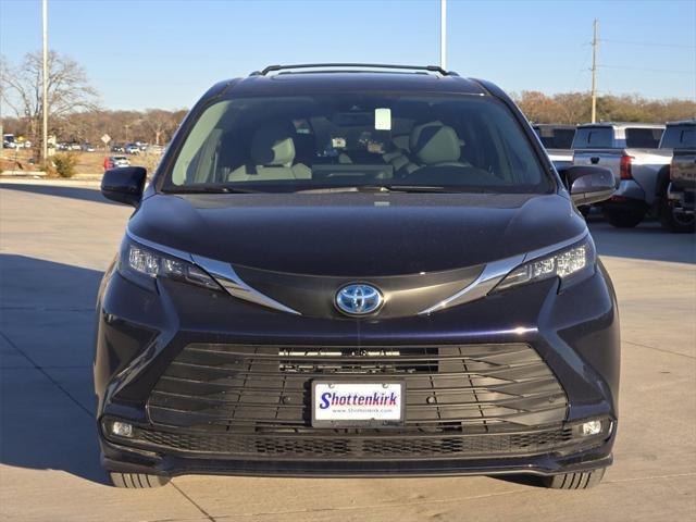 new 2025 Toyota Sienna car, priced at $48,435