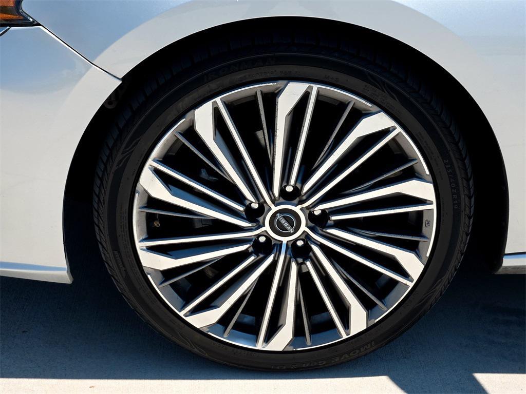 used 2023 Nissan Altima car, priced at $19,687