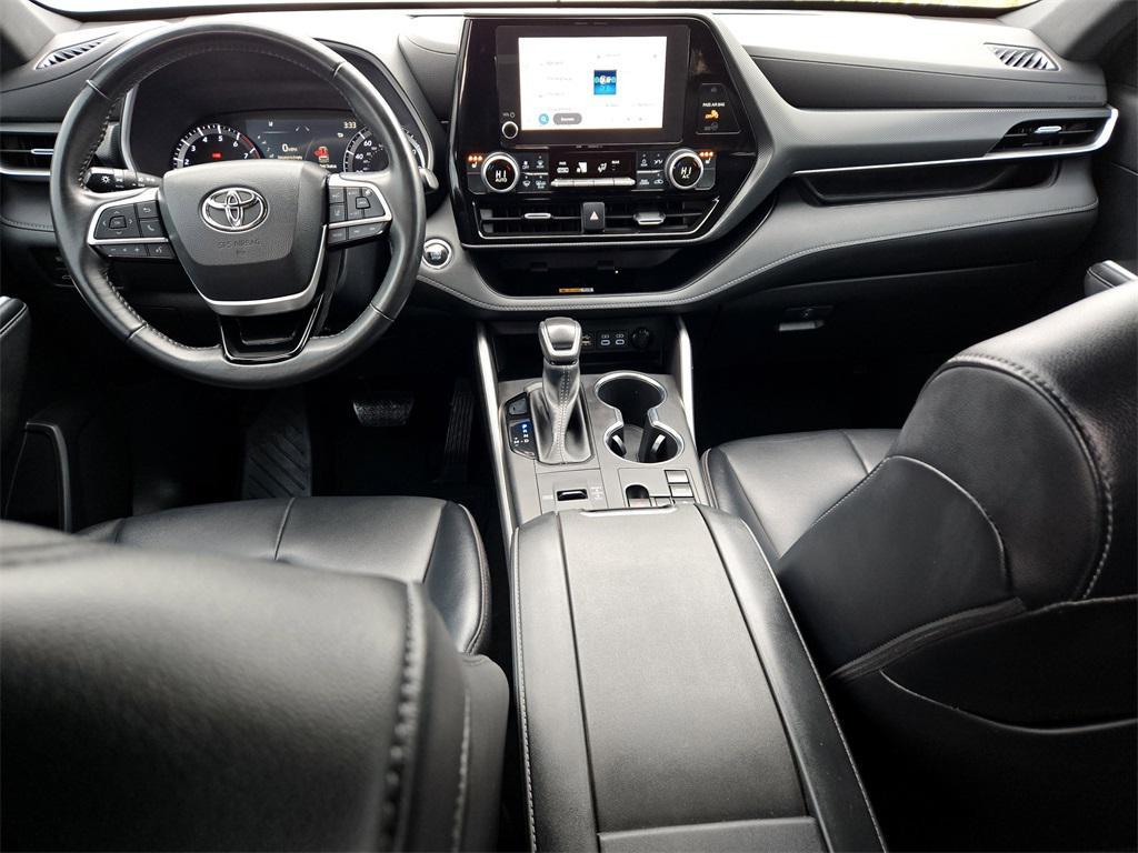used 2023 Toyota Highlander car, priced at $32,977