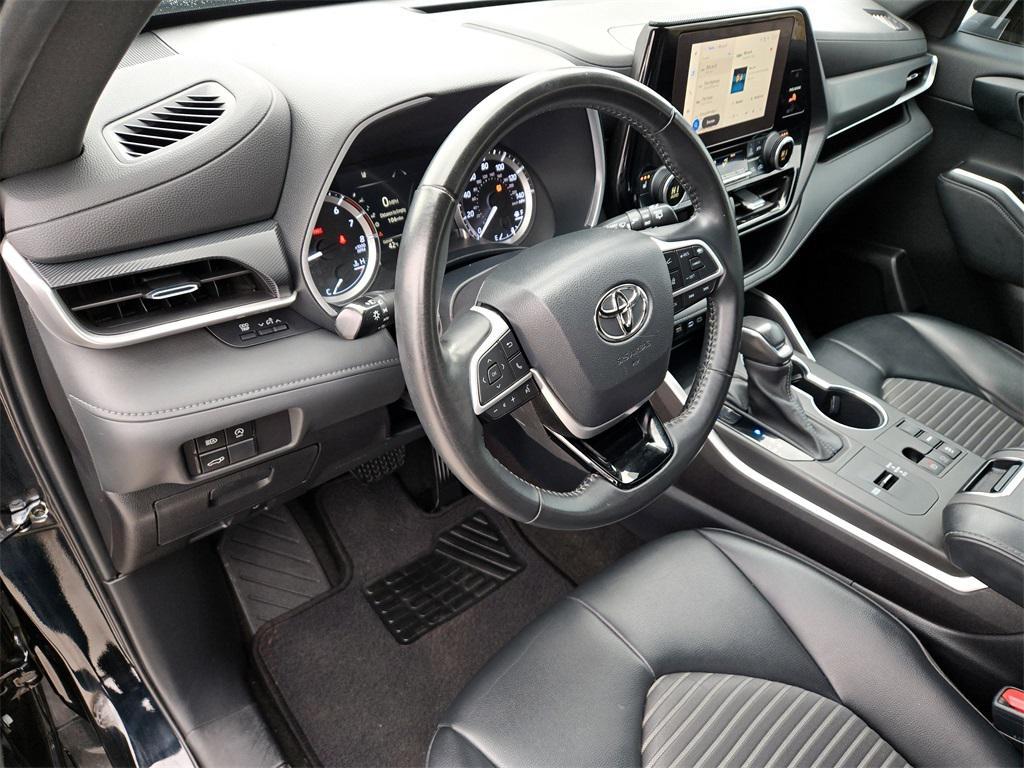 used 2023 Toyota Highlander car, priced at $32,977