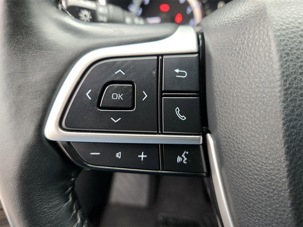 used 2023 Toyota Highlander car, priced at $32,977