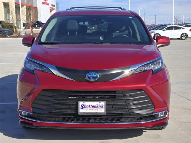 used 2022 Toyota Sienna car, priced at $35,954