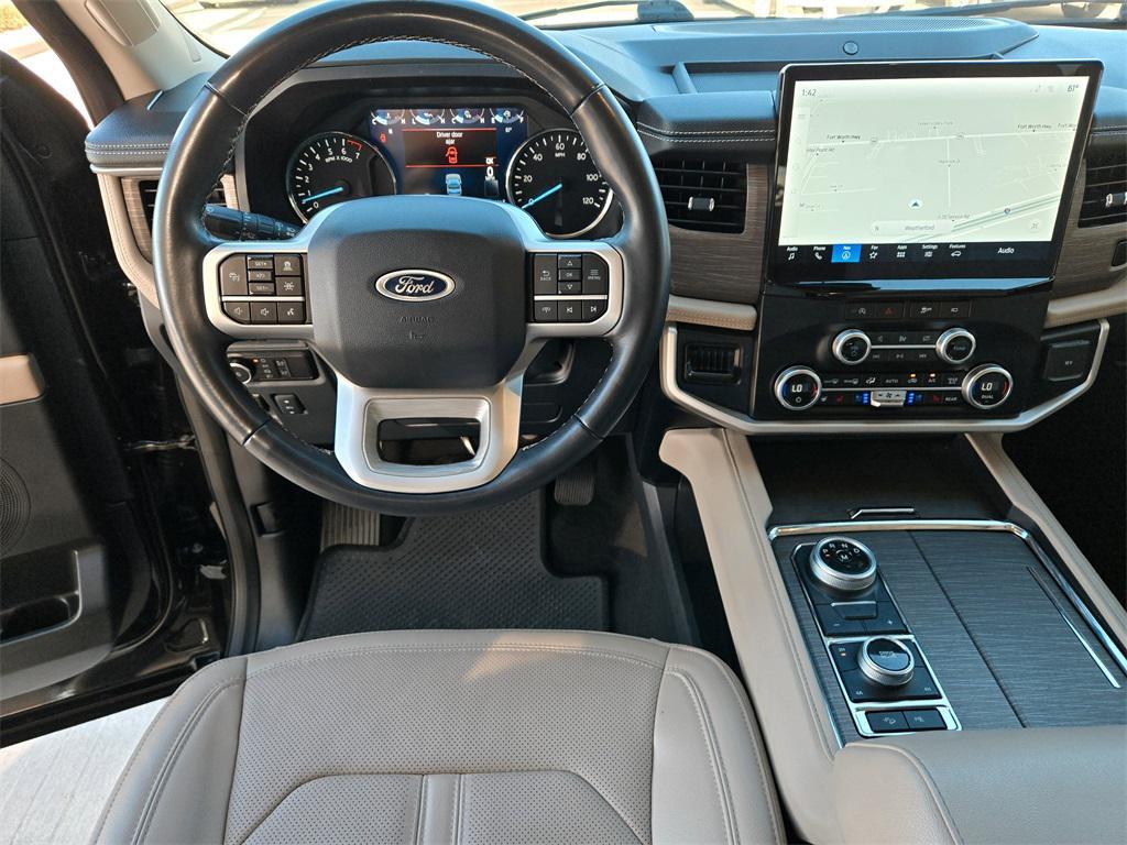 used 2024 Ford Expedition car, priced at $50,930