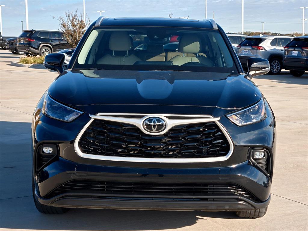 used 2023 Toyota Highlander car, priced at $34,492