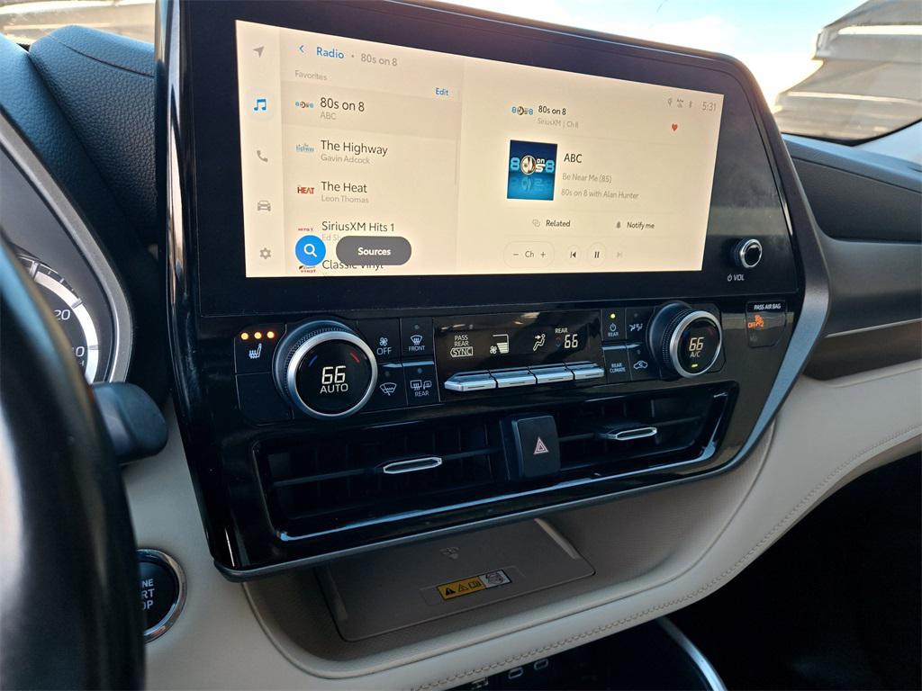 used 2023 Toyota Highlander car, priced at $34,492