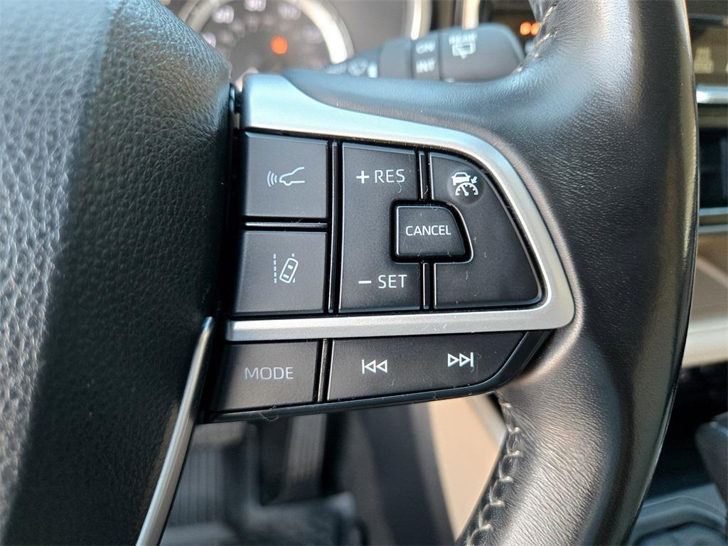 used 2023 Toyota Highlander car, priced at $34,492