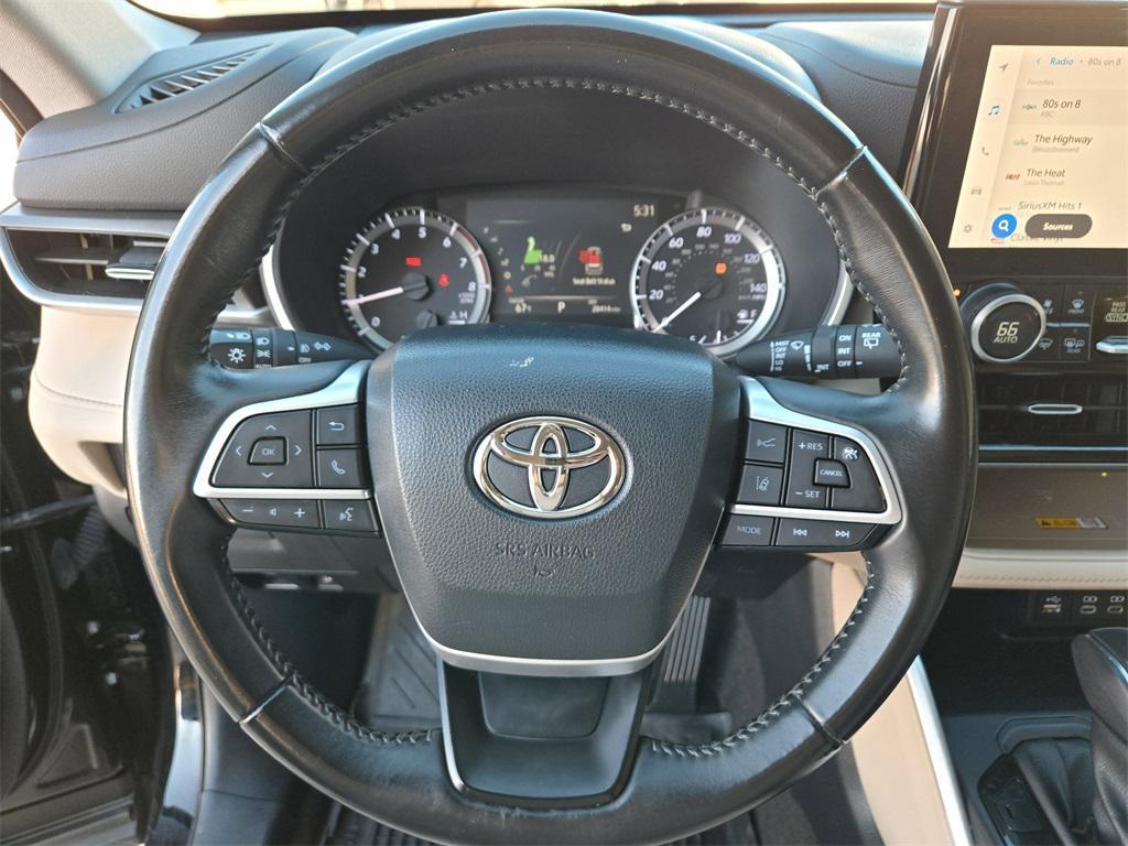 used 2023 Toyota Highlander car, priced at $34,492