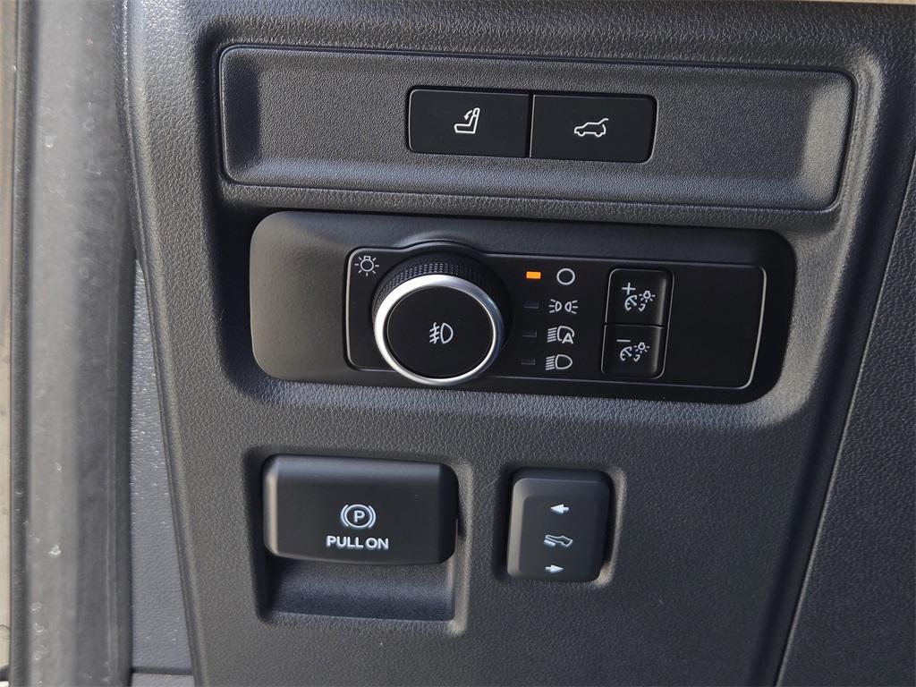 used 2024 Ford Expedition car, priced at $46,404