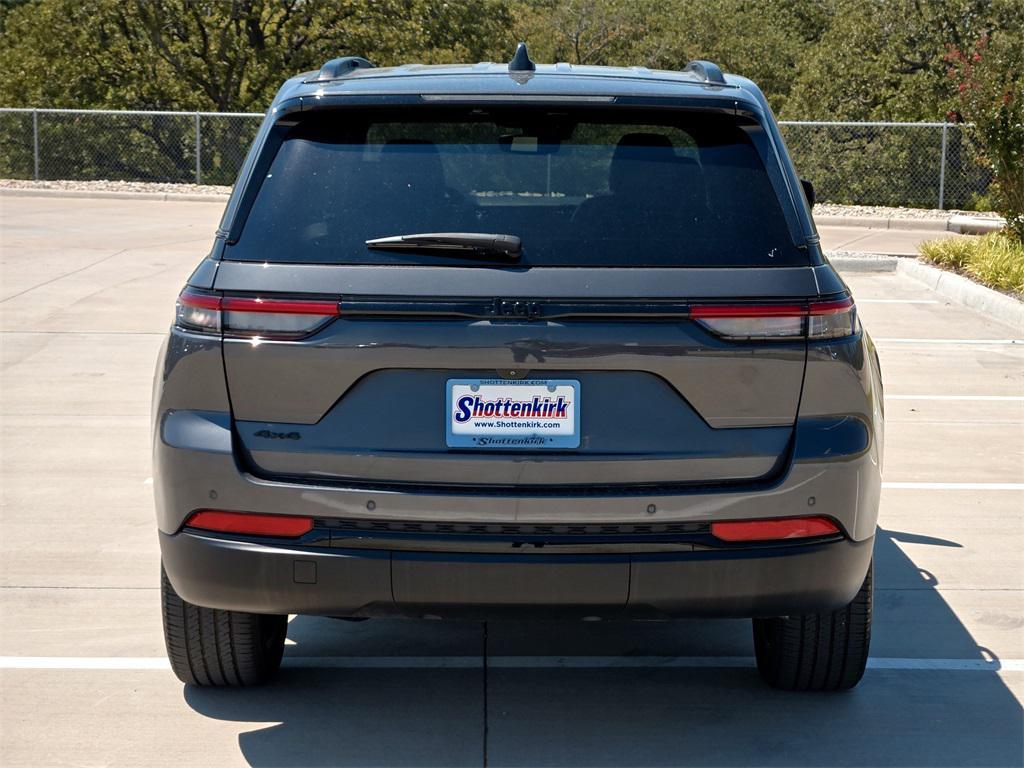 used 2022 Jeep Grand Cherokee car, priced at $29,607