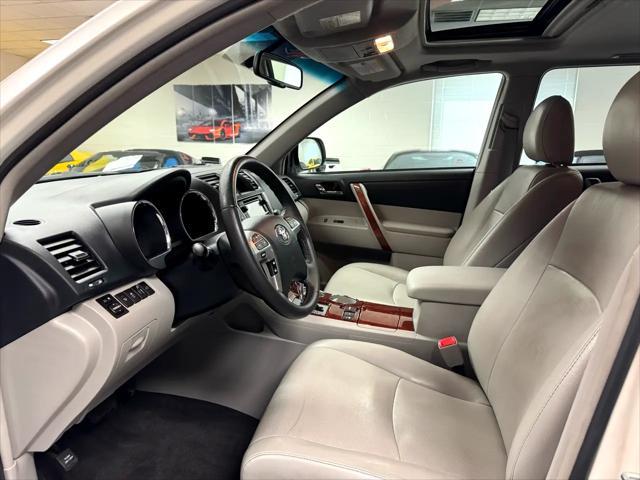 used 2013 Toyota Highlander car, priced at $13,900