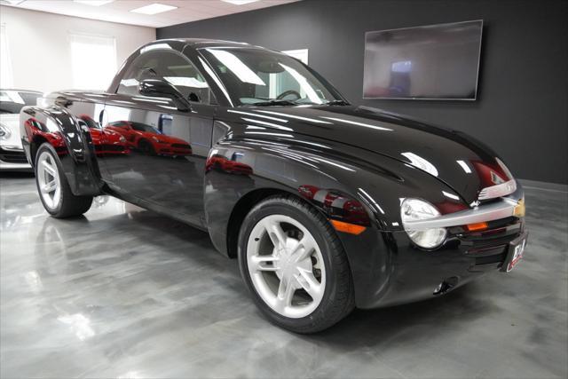 used 2004 Chevrolet SSR car, priced at $26,995