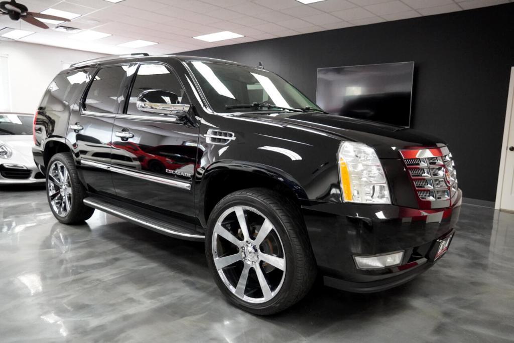 used 2012 Cadillac Escalade car, priced at $16,995