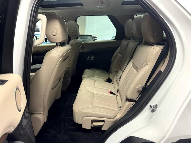 used 2018 Land Rover Discovery car, priced at $21,900