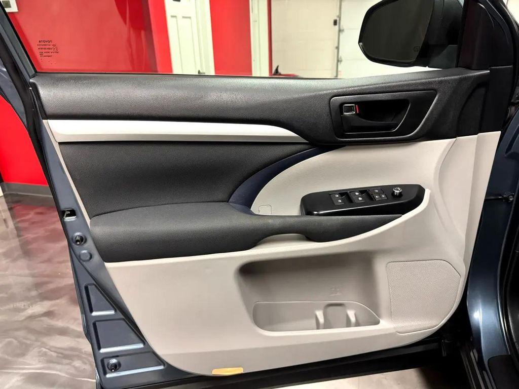used 2019 Toyota Highlander car, priced at $23,900
