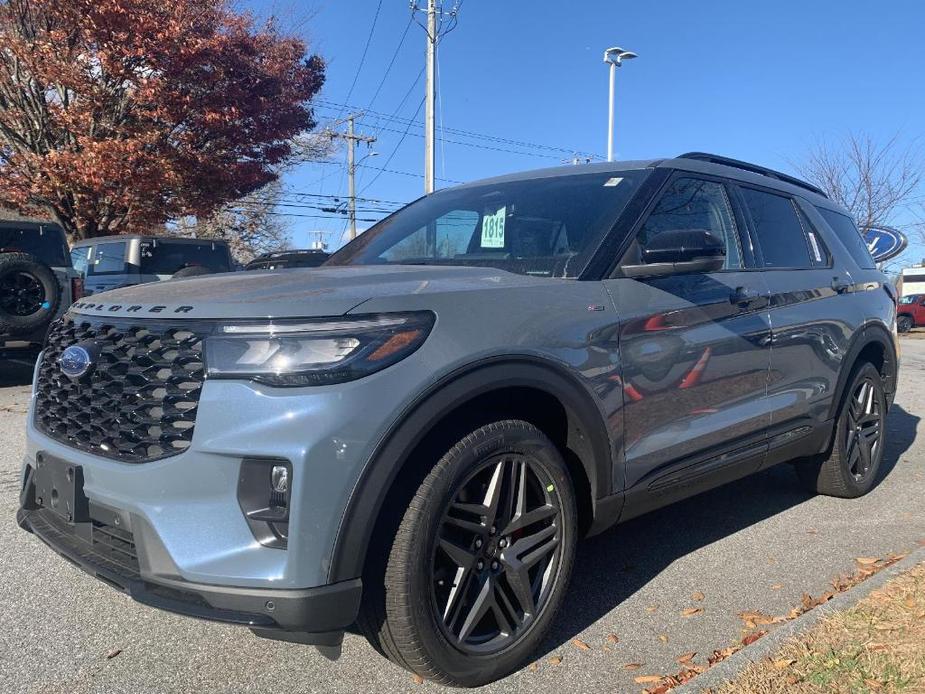 new 2025 Ford Explorer car, priced at $52,583