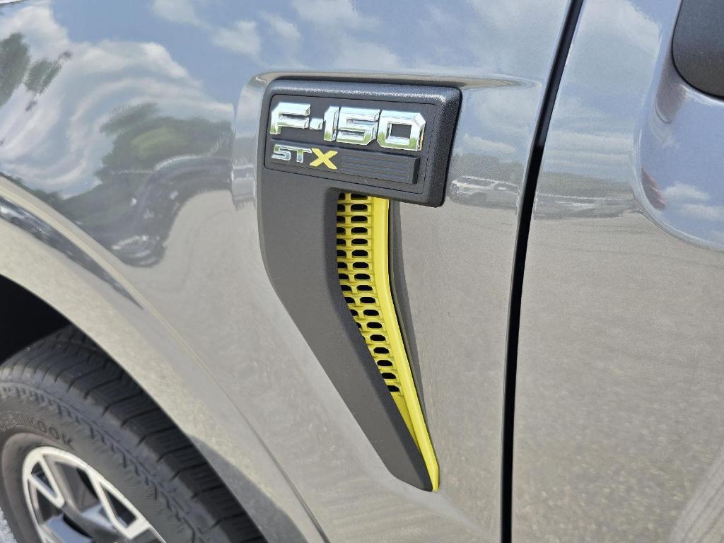 new 2025 Ford F-150 car, priced at $52,555
