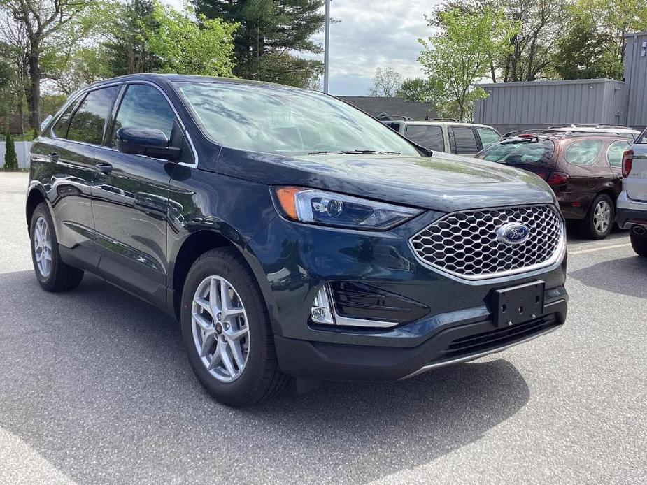 new 2024 Ford Edge car, priced at $43,426