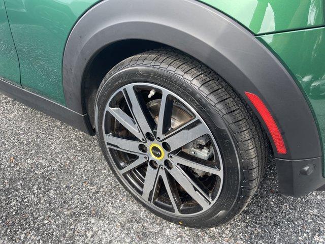 used 2024 MINI SE Hardtop car, priced at $24,999