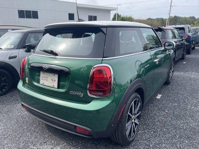 used 2024 MINI SE Hardtop car, priced at $24,999