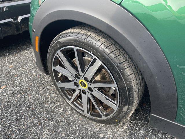 used 2024 MINI SE Hardtop car, priced at $24,999