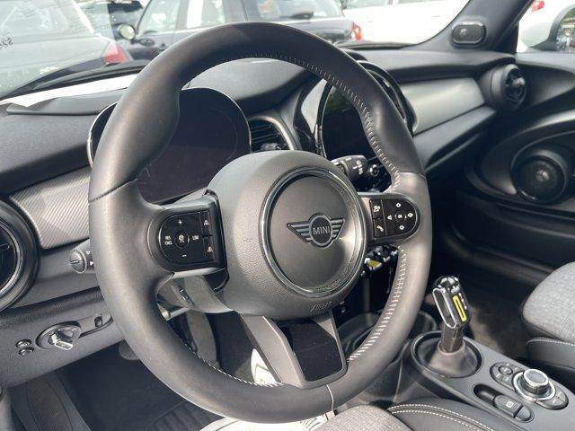 used 2024 MINI SE Hardtop car, priced at $24,999