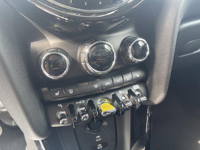 used 2024 MINI SE Hardtop car, priced at $24,999