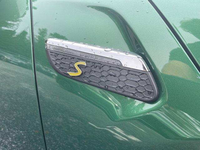 used 2024 MINI SE Hardtop car, priced at $24,999