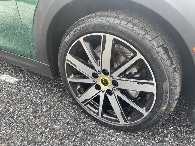 used 2024 MINI SE Hardtop car, priced at $24,999