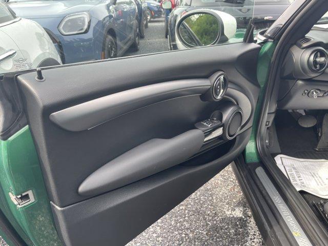 used 2024 MINI SE Hardtop car, priced at $24,999