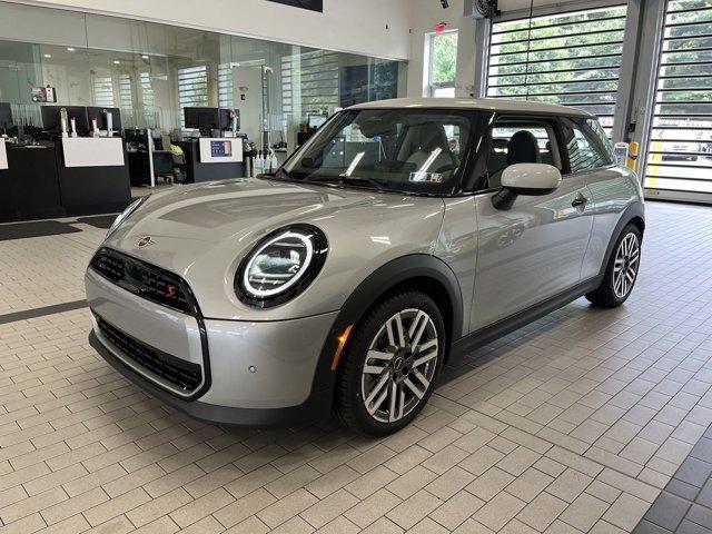 used 2025 MINI Hardtop car, priced at $35,595