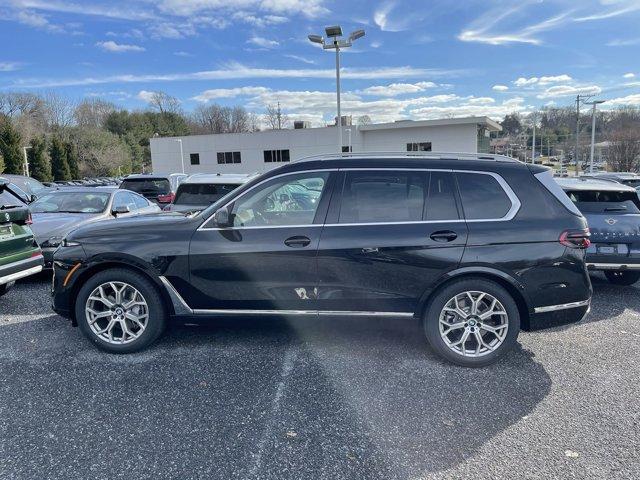 new 2025 BMW X7 car, priced at $90,305