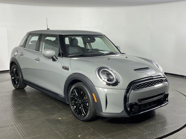 used 2023 MINI Hardtop car, priced at $25,999
