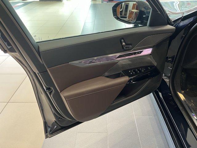 new 2025 BMW i7 car