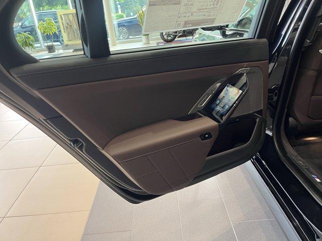 new 2025 BMW i7 car