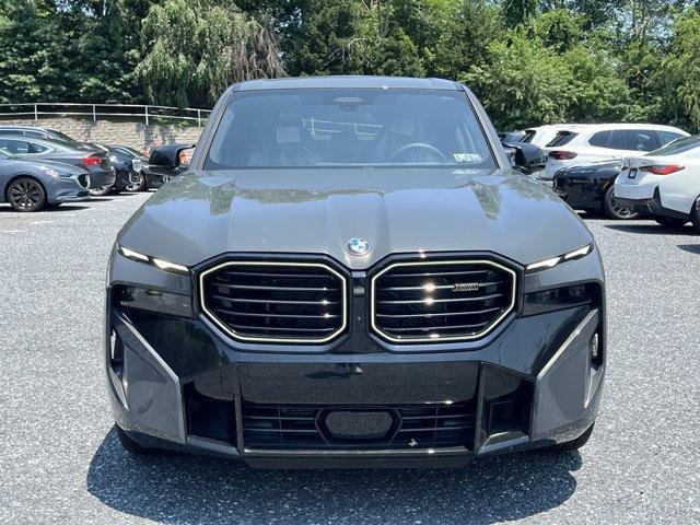 new 2025 BMW XM car