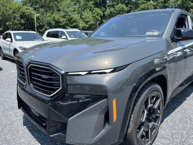 new 2025 BMW XM car
