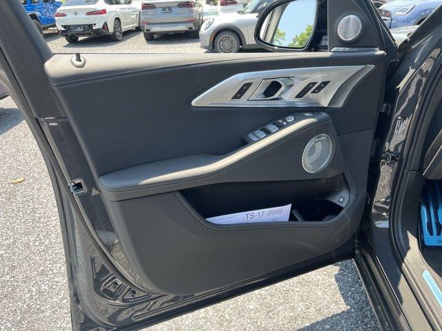 new 2025 BMW XM car