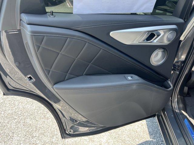 new 2025 BMW XM car