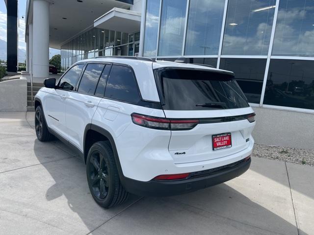 used 2022 Jeep Grand Cherokee car, priced at $28,400