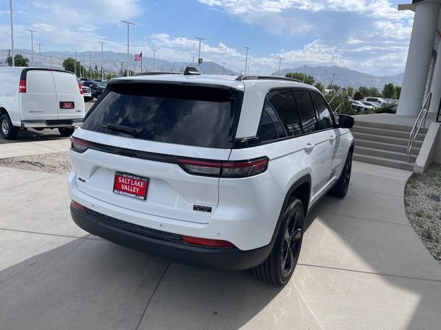 used 2022 Jeep Grand Cherokee car, priced at $28,400