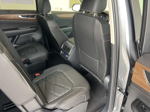 new 2025 Volkswagen Atlas car, priced at $46,622
