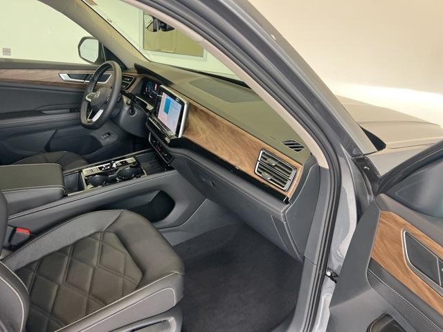 new 2025 Volkswagen Atlas car, priced at $46,622
